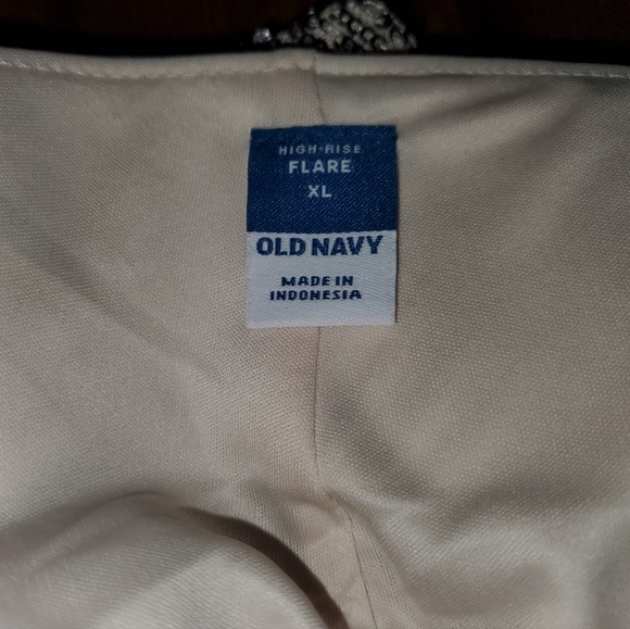 NWT Women's Old Navy Silver Sequin Thanksgiving / Christmas / New Years's Pants - Picture 14 of 14